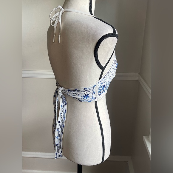 Vintage Y2K L.S.I. Embroidered Halter Crop Top | Size Small - Picture 8 of 15